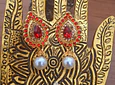 Aros gotas medianas-piedra roja con perla blanca