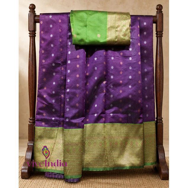 Sari diseño Banarasi  Color Púrpura con borde verde y dorado