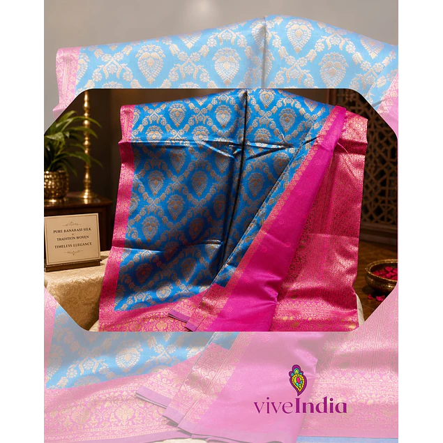 Sari diseño Banarasi   Color Celeste acero borde fucsia dorado