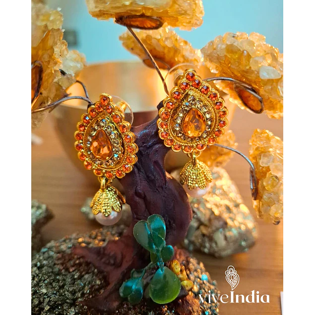 Aros gotas medianas-piedra roja con perla blanca