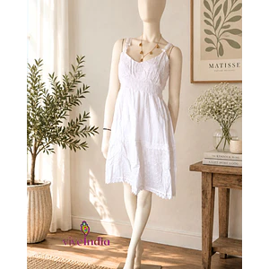 Vestido corto de algodón bordado