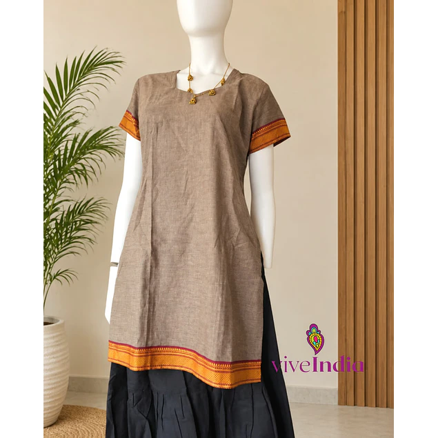Kurti manga corta - algodón con bordados - café con destellos negros-"TALLA L"