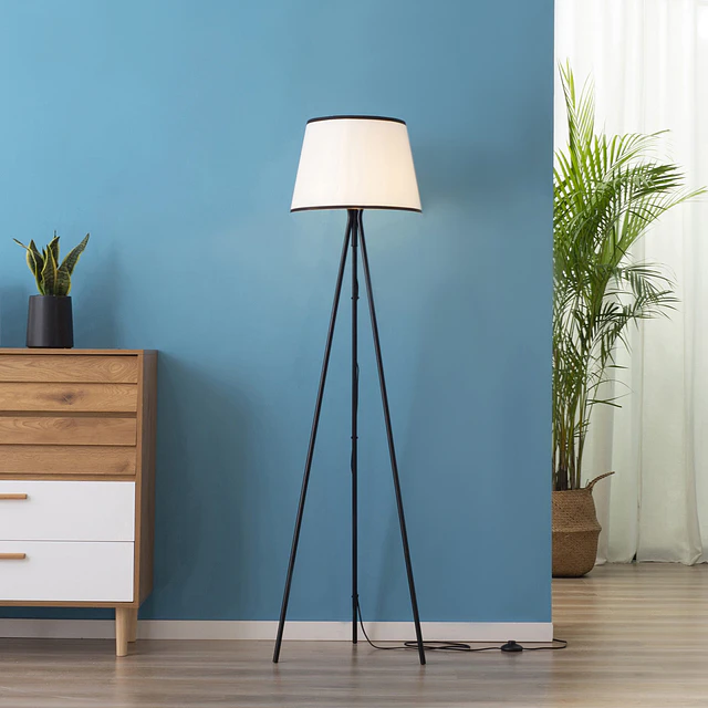 Candeeiro de pé para sala de estar com tripé de metal ecrã de tecido suporte para lâmpada e27 máx. 40w e interruptor de pé desenho moderno para dormitório 50x50x170cm branco e preto