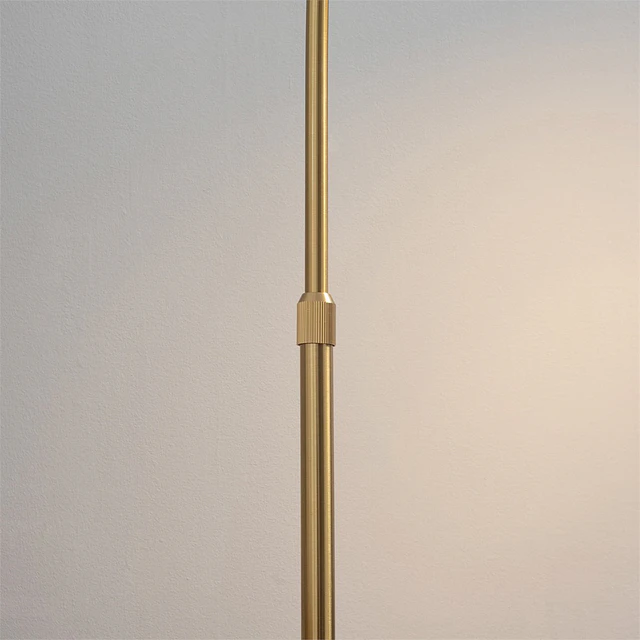 Candeeiro de Pé Vintage com Mesa Auxiliar Suporte para Lâmpada E27 Máx. 40W e Interruptor de Pé para Sala de Estar Dormitório Estúdio 30x44x177cm Dourado