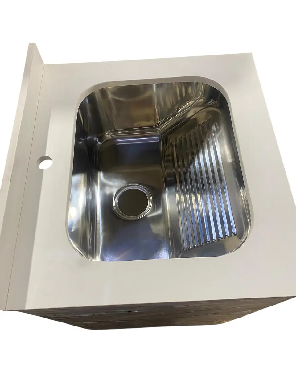 Mueble Cubierta Cuarzo con Lavadero Acero Inoxidable 3