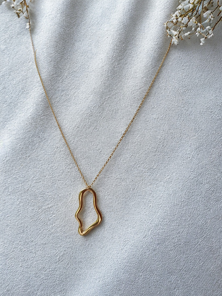 colar com pingente oval  1