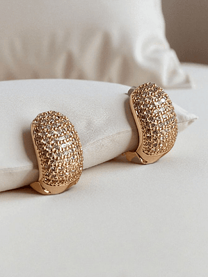 Argola cravejada microzirconias