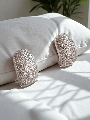 Argola cravejada microzirconias 