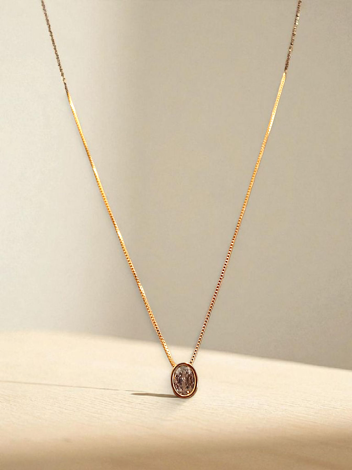 Colar com pingente Oval 1