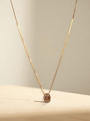 Colar com pingente Oval