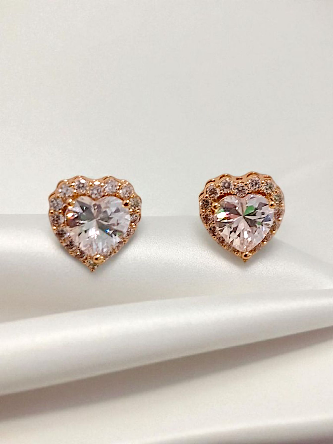 Brinco coração zirconia 1