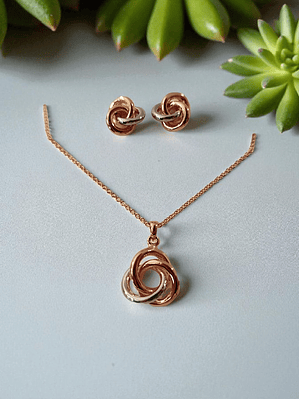 conjunto enlaçado três banhos