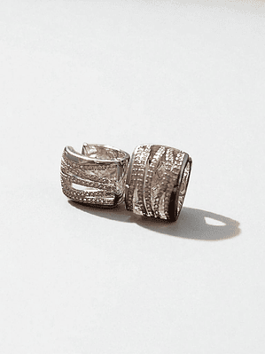 Argola cravejada ondulações 