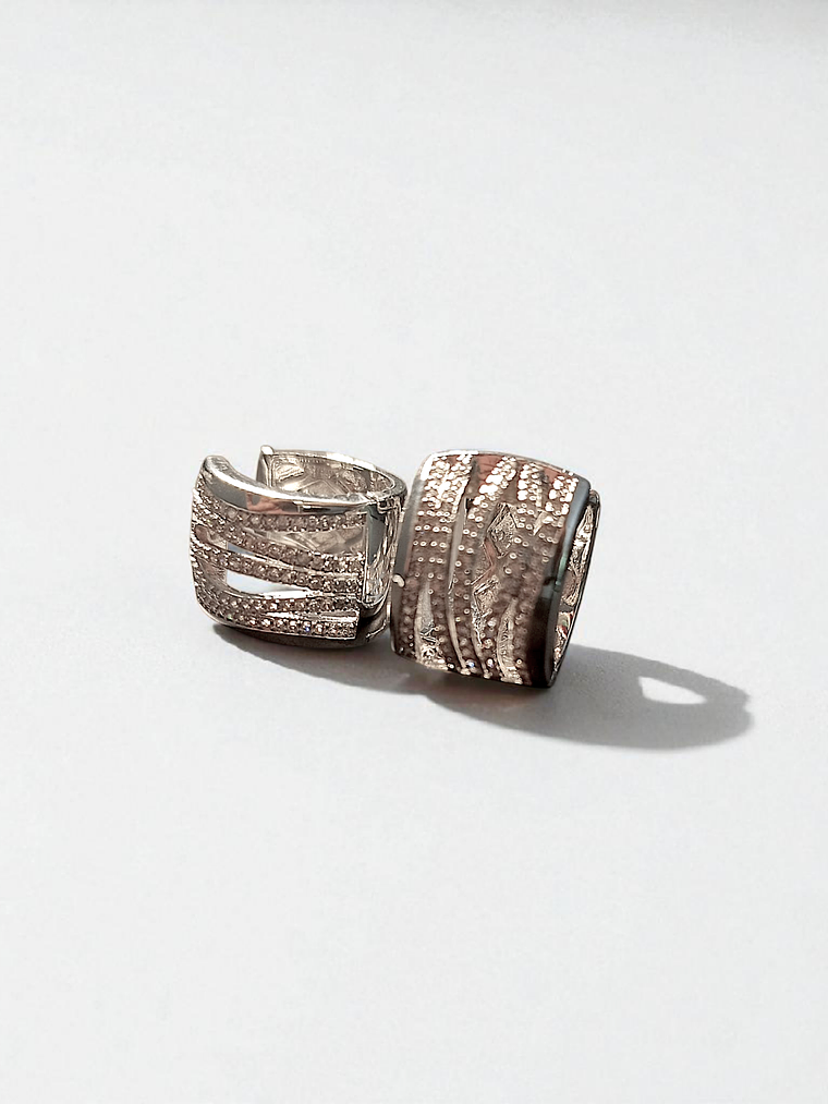 Argola cravejada ondulações  1