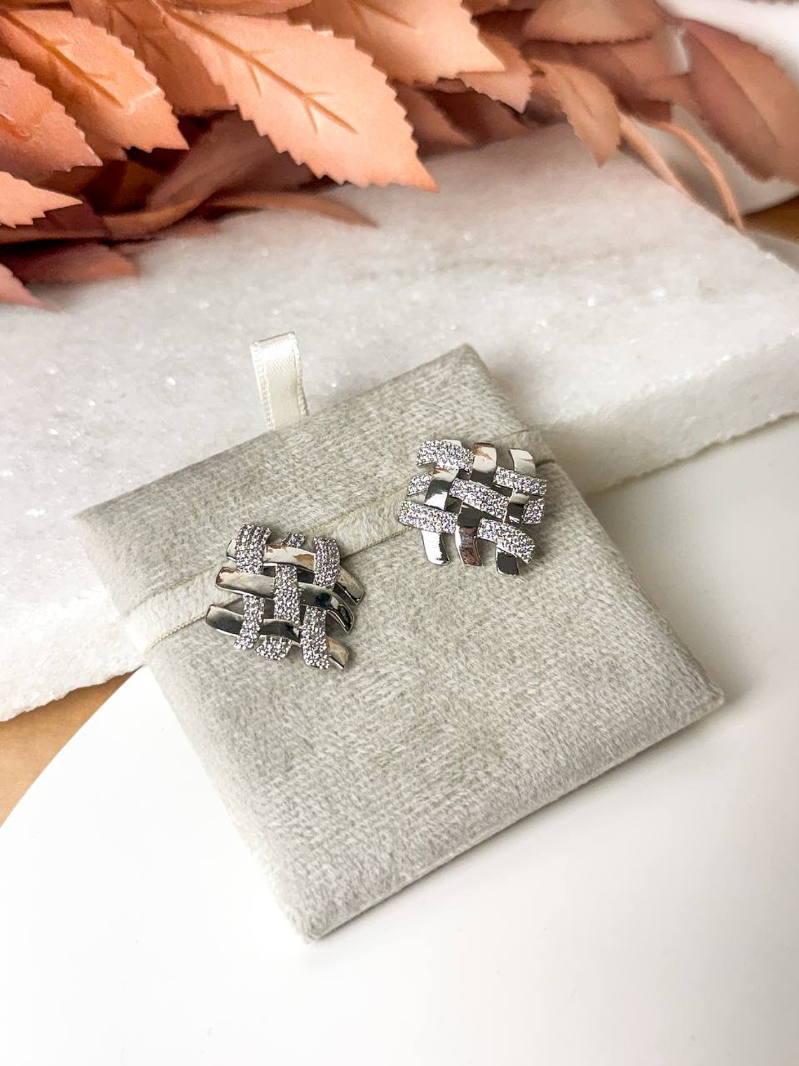 Brinco quadrado entrelaçados 2