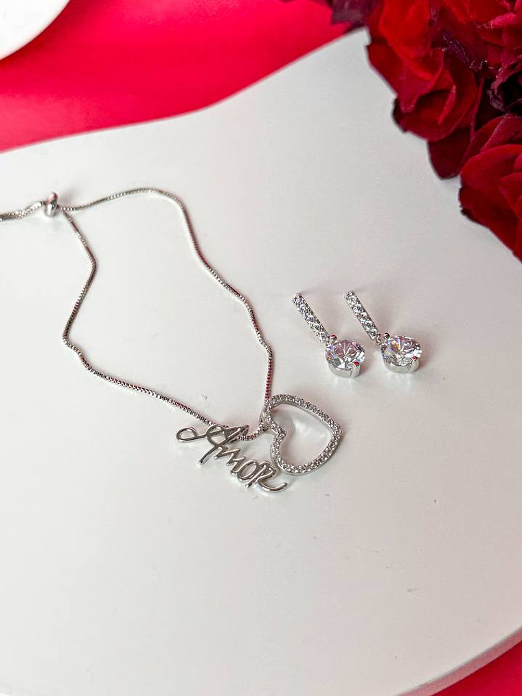 COLAR ALONGADO COM PINGENTES 1