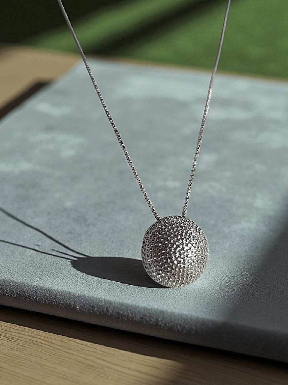 COLAR COM PINGENTE BOLA 2