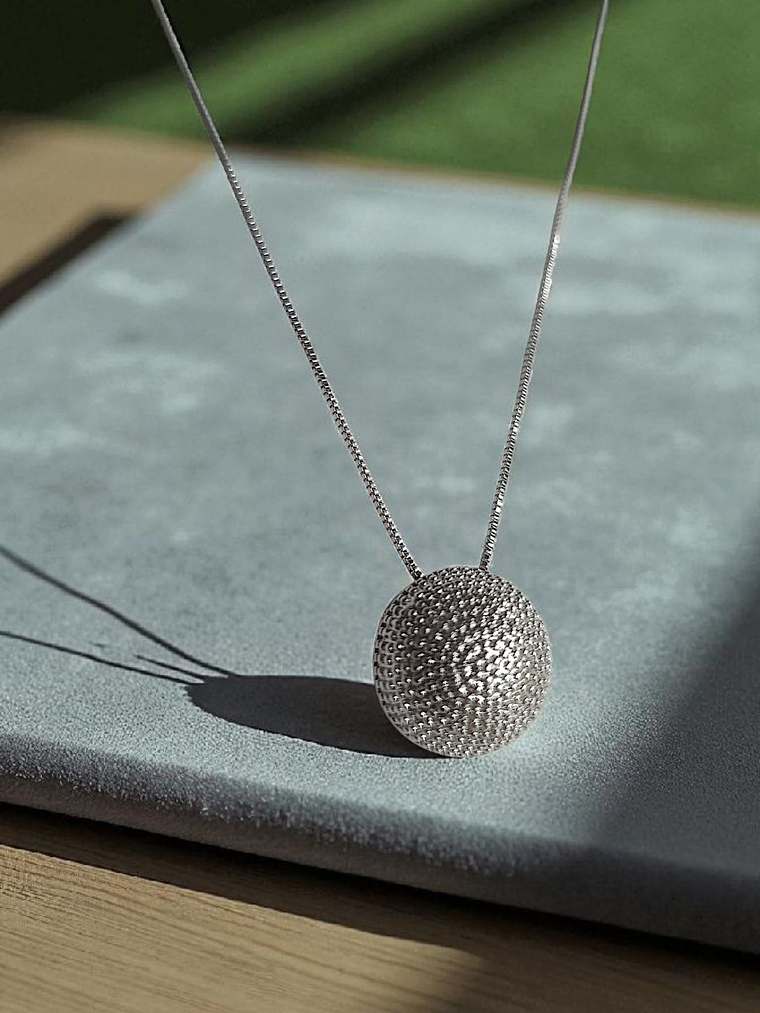 COLAR COM PINGENTE BOLA 2