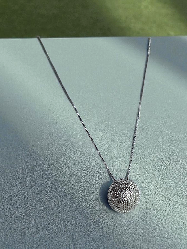 COLAR COM PINGENTE BOLA 1