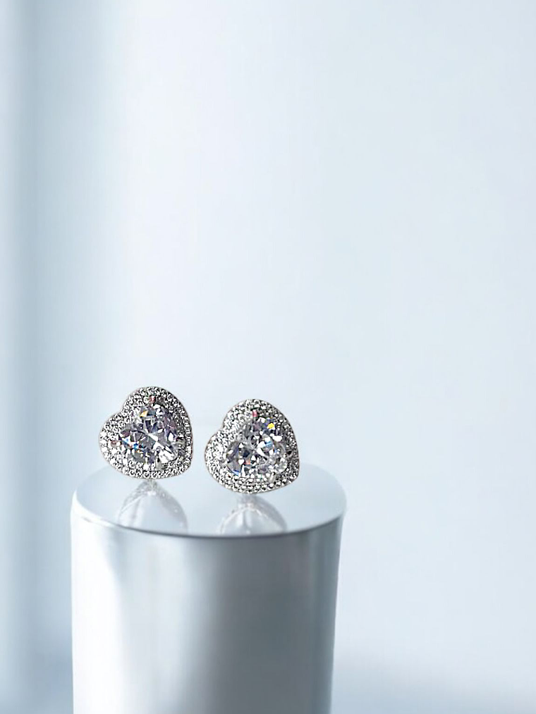 Brinco coração cravejado de zirconia G 1