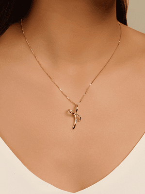 COLAR COM PINGENTE LAÇO