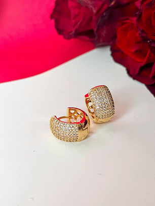 Argola cravejada microzirconias