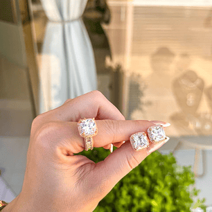 BRINCO QUADRADO ZIRCONIA