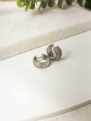 Argola cravejada microzirconias