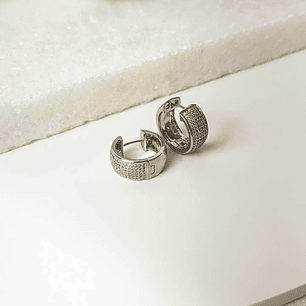 Argola cravejada microzirconias