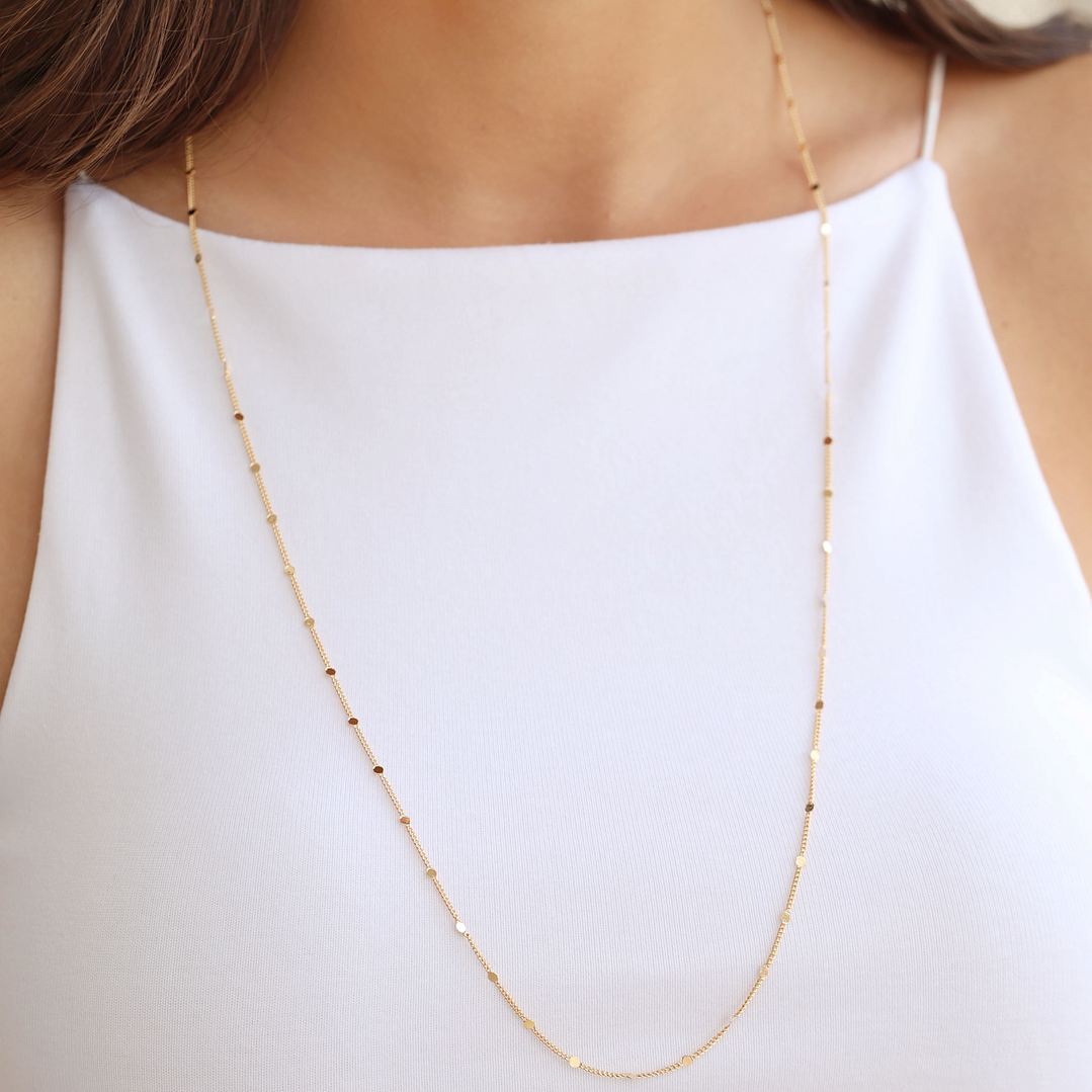 COLAR LONGO PLAQUINHAS 1