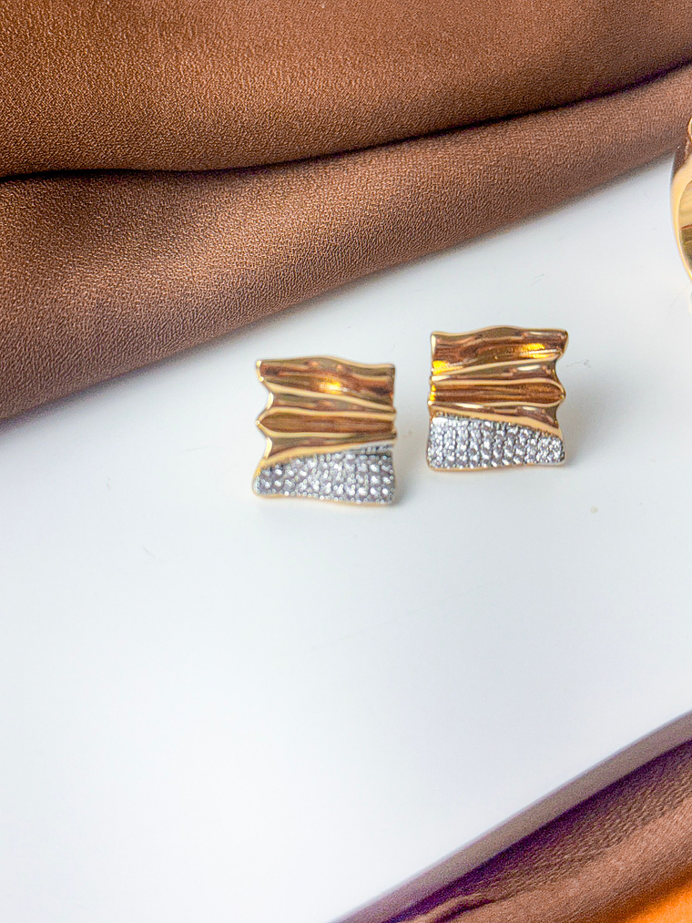 BRINCO QUADRADO CRAVEJADA 1