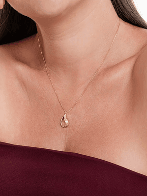 COLAR PINGENTE GOTA VAZADA