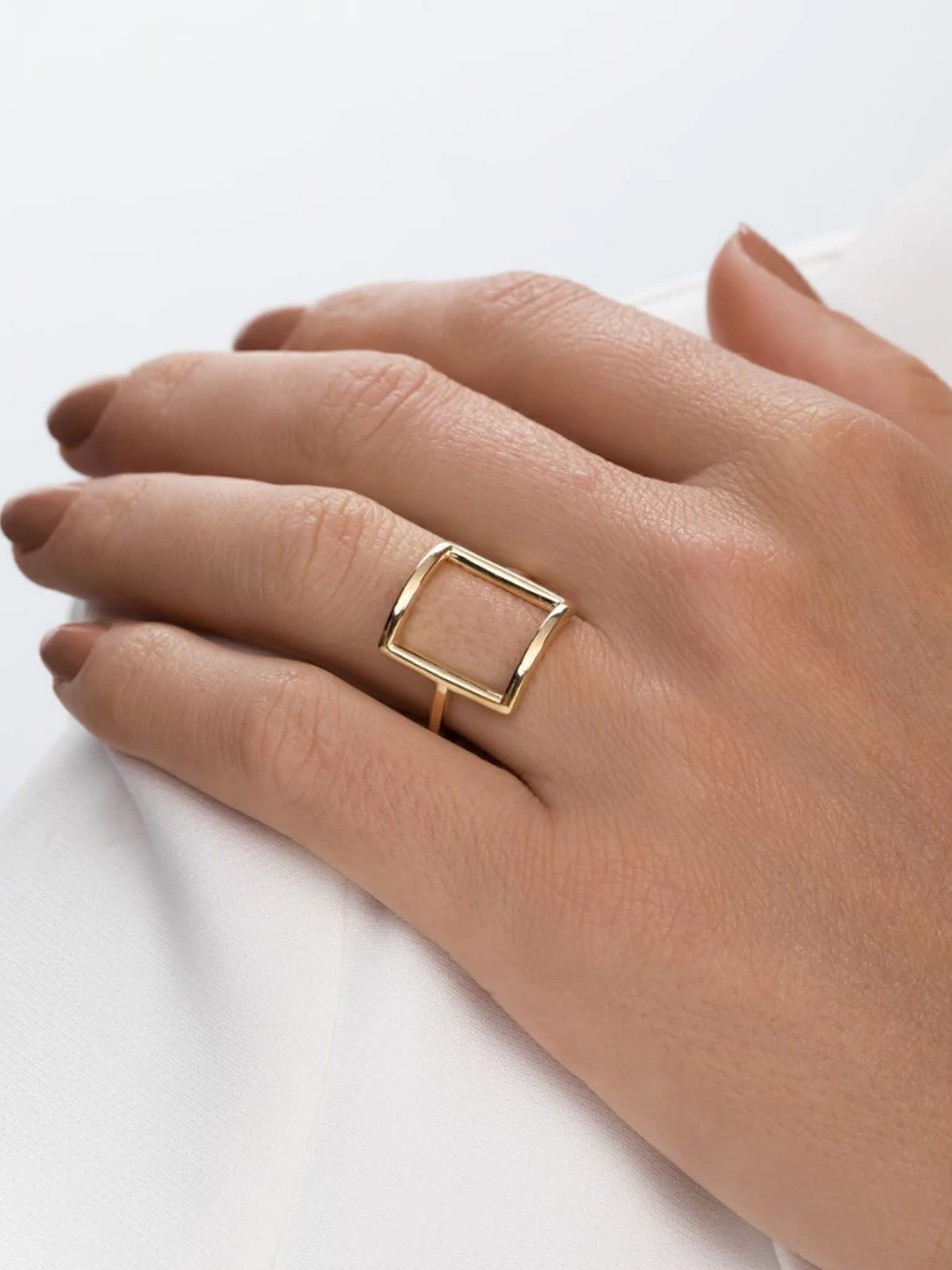 ANEL QUADRADO VAZADO 1