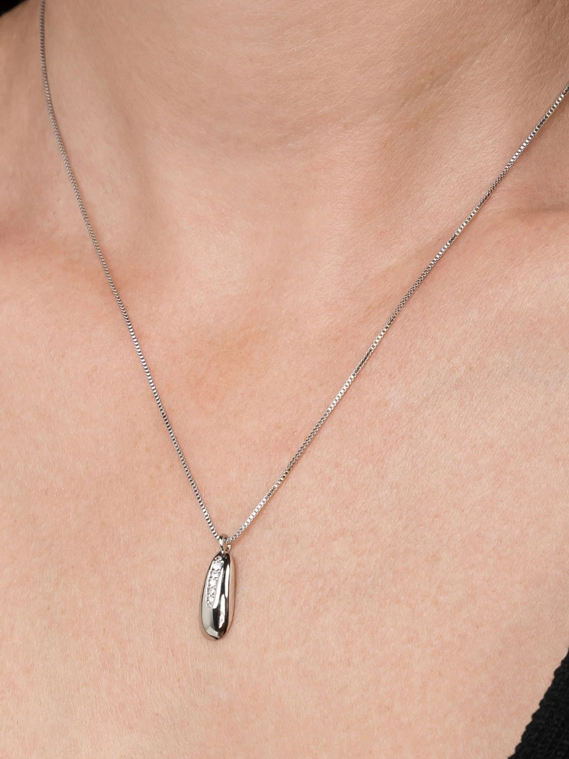 COLAR PINGENTE SETA 1