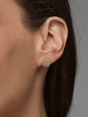 BRINCO QUADRADO CRAVEJADO