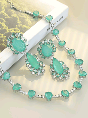 BRINCO GOTA E OVAL ESMERALDA COLOMBIANA