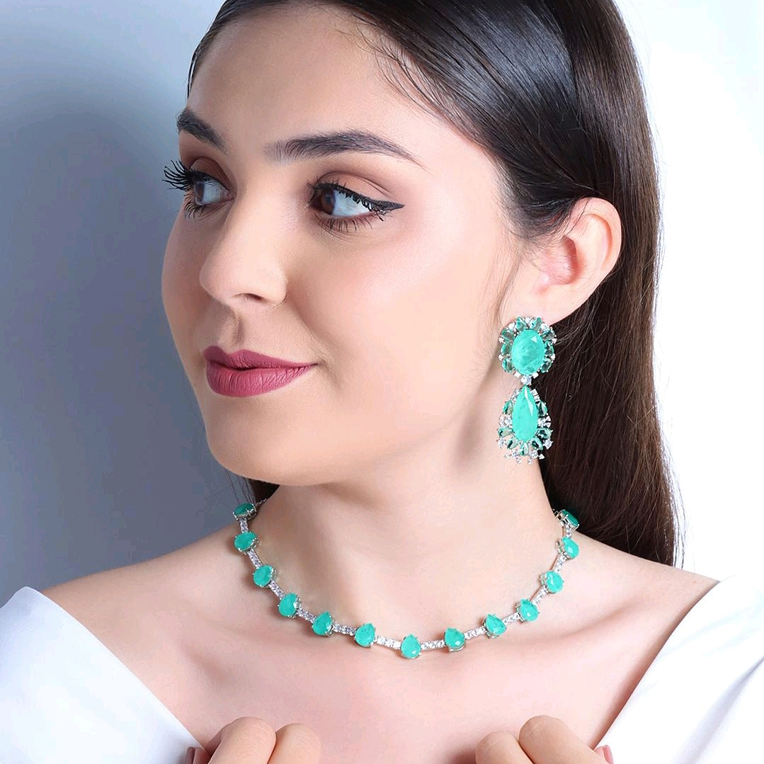 BRINCO GOTA E OVAL ESMERALDA COLOMBIANA 2