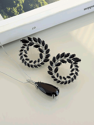 COLAR PINGENTE GOTA ONIX