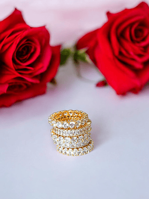 ALIANÇA CRAVEJADA ZIRCONIA