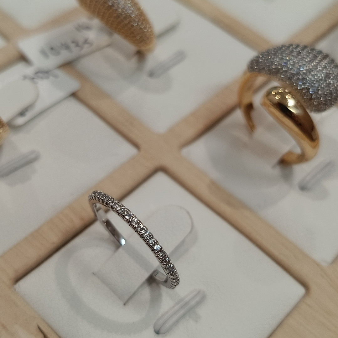 ALIANÇA CRAVEJADA MICROZIRCONIAS 7