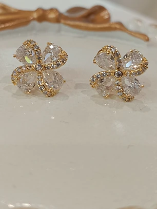 BRINCO FLOR ZIRCONIAS