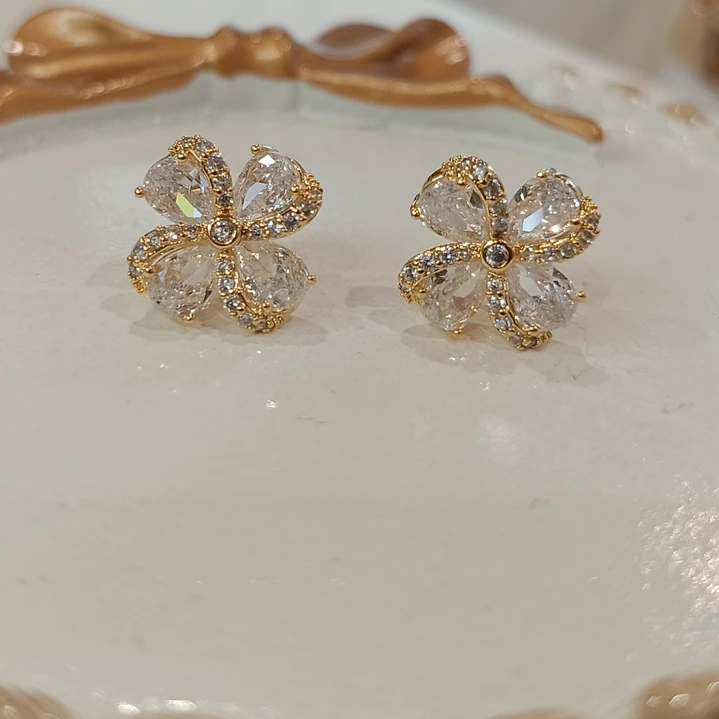 BRINCO FLOR ZIRCONIAS 2