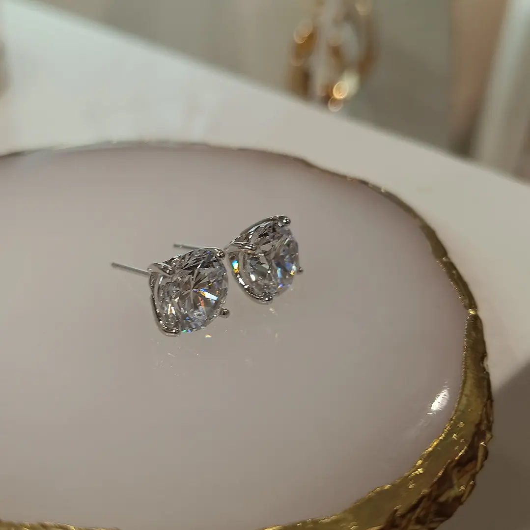 BRINCO PONTO DE LUZ 10MM 1