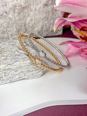 BRACELETE BOLINHAS CORAÇÃO CENTRAL