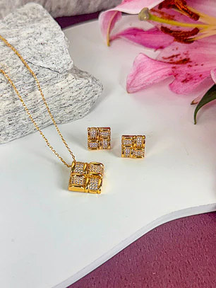 CONJUNTO QUADRADO