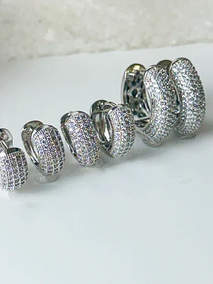 ARGOLA CRAVEJADA LUXO