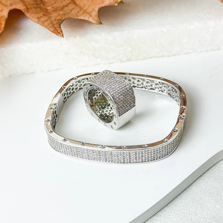 BRACELETE CRAVEJADO 1