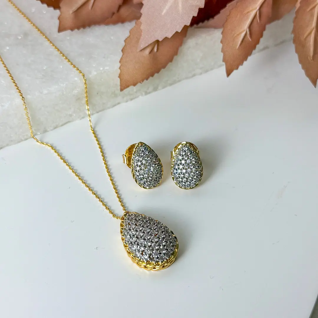 COLAR COM PINGENTE GOTA RODIO CRAVEJADO 1