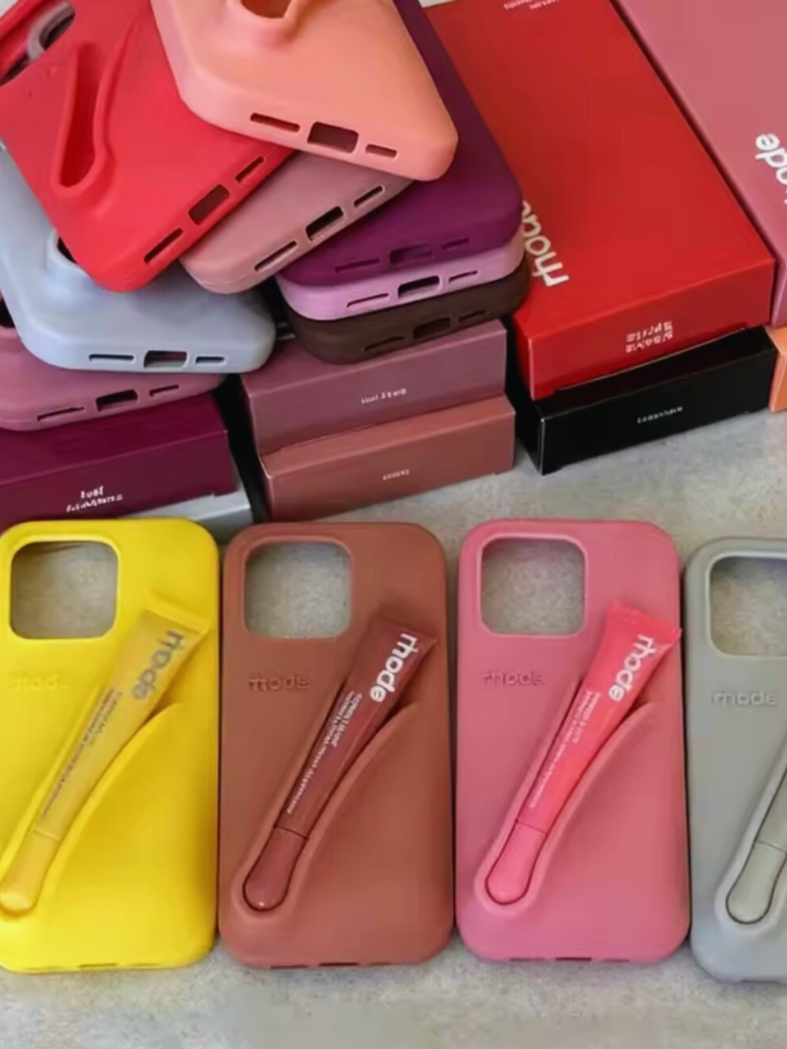 Capas de Iphone + Lip gloss RHODE  3