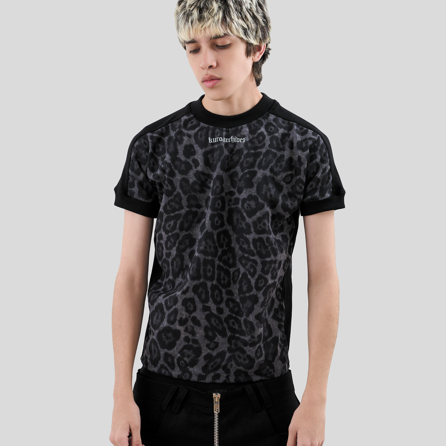 Slim fit leopard kuroarchives 1